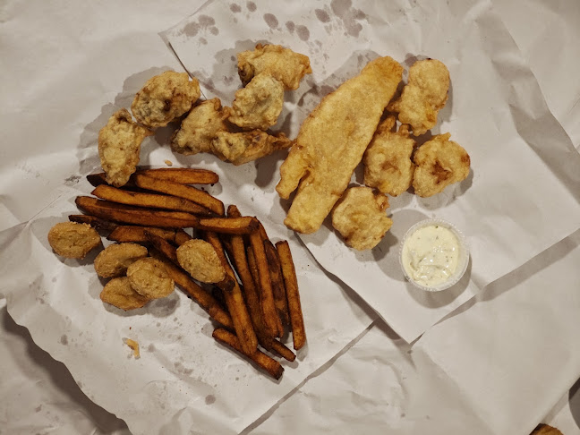 Balmoral Dairy & Takeaway - Hospitality and gastronomy