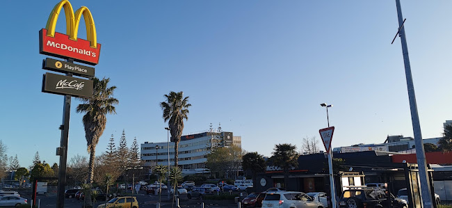 Palm Grove Foodcourt, Westfield Shopping Centre, Manukau City Centre, Manukau 2104, New Zealand