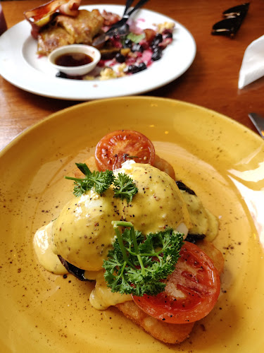 Cloud 777 Cafe - Hospitality and gastronomy