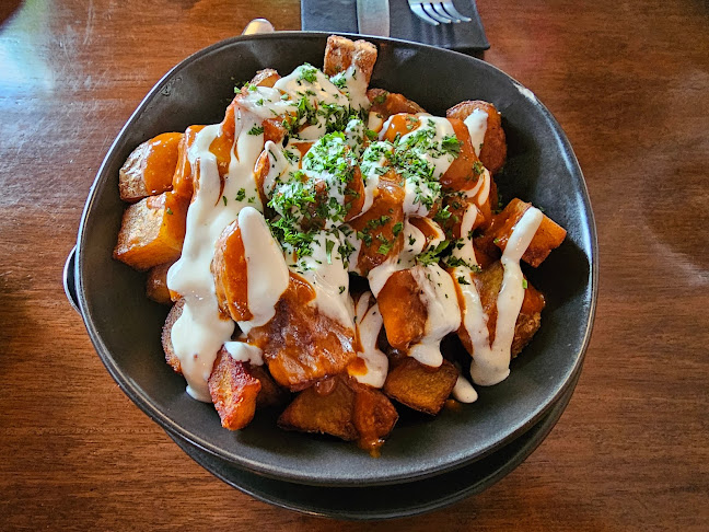 Momentos By The Lake Restaurant