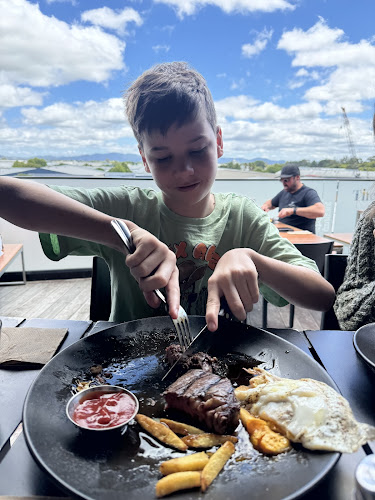 Opinii despre The Lookout Bar and Kitchen în Hamilton - Hospitality and gastronomy