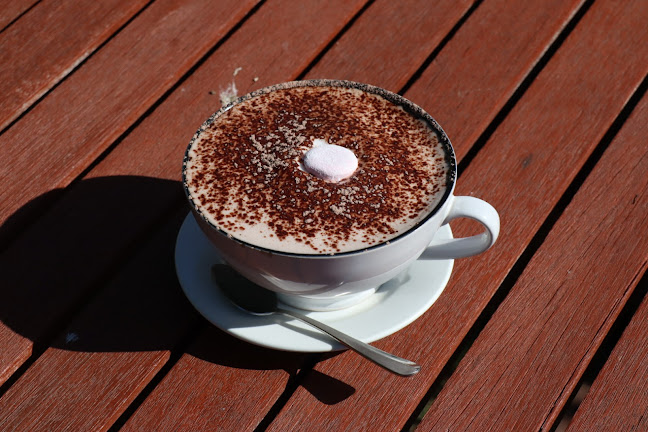 Opinii despre The Local Backyard Cafe and Bakery în Ashhurst - Hospitality and gastronomy