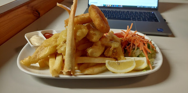 Opinii despre Te Puka Tavern în Tokomaru Bay - Hospitality and gastronomy