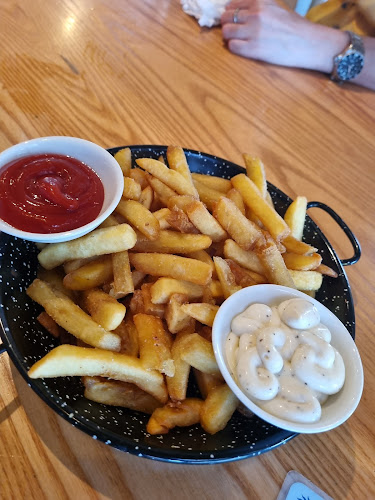 Moretons Bar & Restaurant - Hospitality and gastronomy