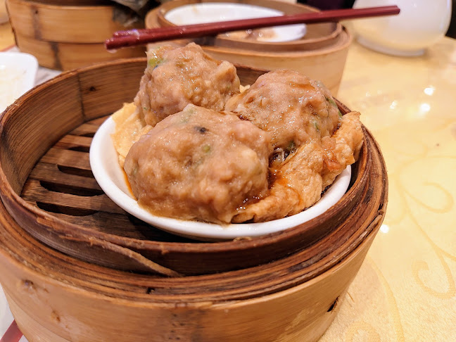 Hees Garden Seafood Restaurant