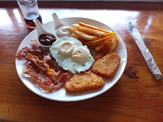 Reviews of Tulip Cafe in Maungaturoto - Hospitality and gastronomy