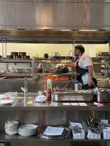 Comentarii opinii despre Charley Noble