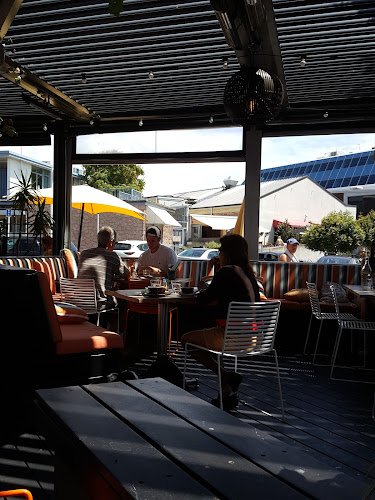 Seven Hills Cafe, Restaurant and Bar