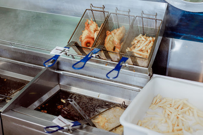 Auntys Sea Fresh Fish & Chips - Hospitality and gastronomy