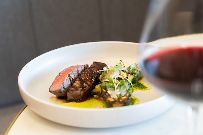 Comentarii opinii despre Earl