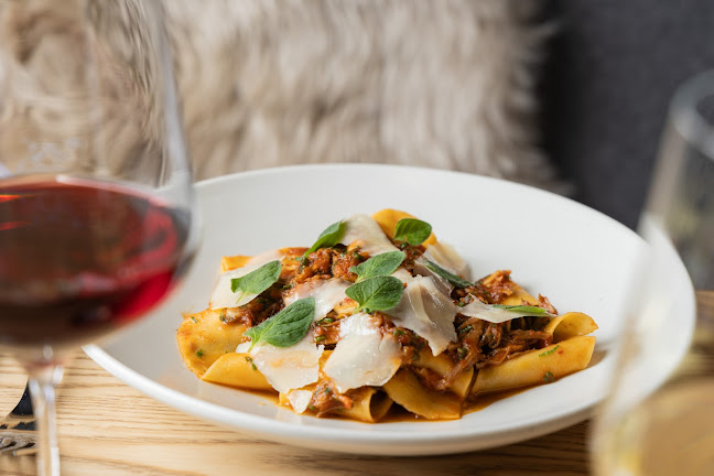 Reviews of Rodd & Gunn The Lodge, Queenstown in Queenstown - Hospitality and gastronomy