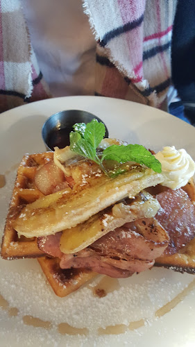 Deluxe Diner - Hospitality and gastronomy