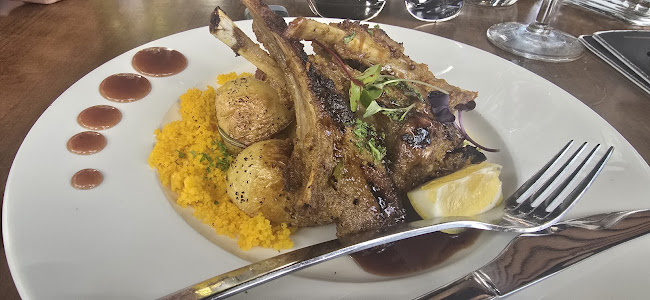 Black Salt Bar & Eatery - Hospitality and gastronomy