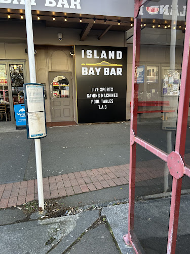 Comments and reviews of Island Bay Bar
