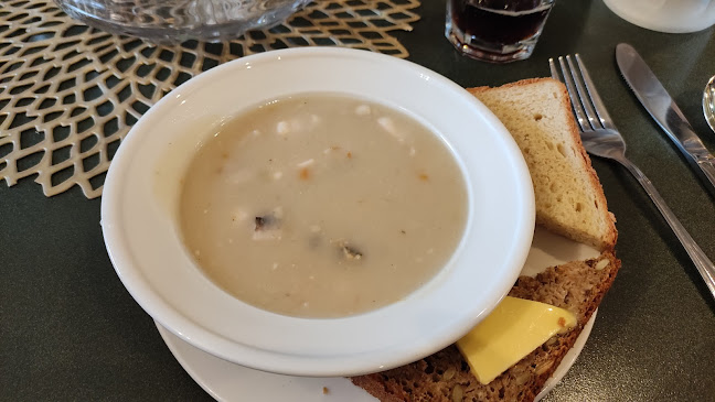 17 Macandrew Rd, Careys Bay, Dunedin 9001, New Zealand