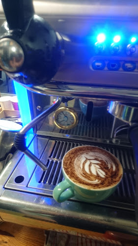 Logan MacLean Cafe - Waipu