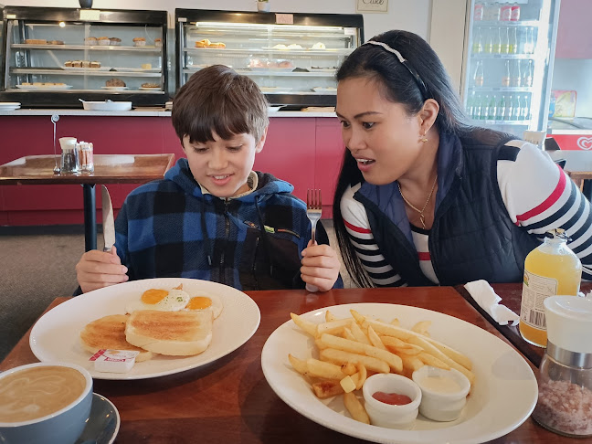 Comments and reviews of Peppers Cafe