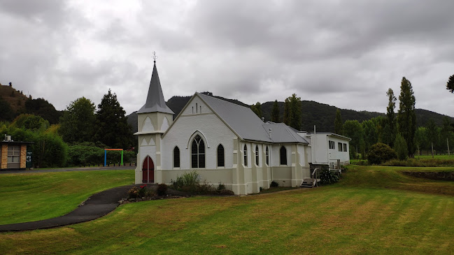 Madhatters cafe - Kaeo