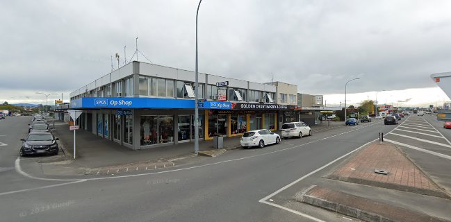 Golden Crust Bakery & Cafe