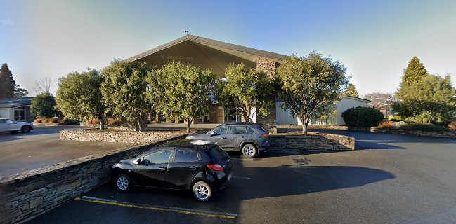 MacKinnon Restaurant & Explorer Bar