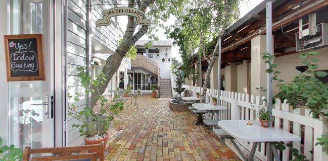 CrunchTower Desserts&Drinks - Hospitality and gastronomy