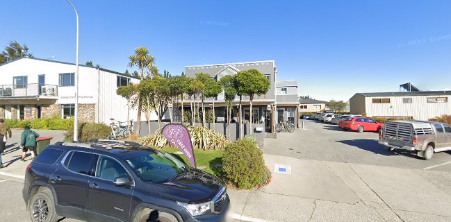 Opinii despre The Hammer & Nail Bakery & Cafe în Wānaka - Hospitality and gastronomy