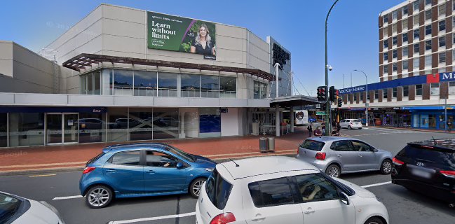 Zampelles Queensgate