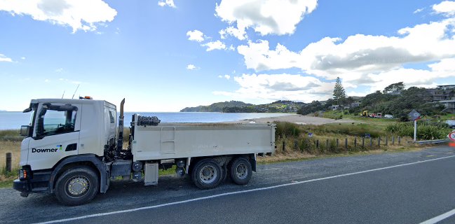 Zippys cafe and Ice cream truck