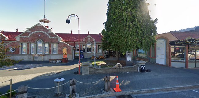 Muses Cafe - Hospitality and gastronomy