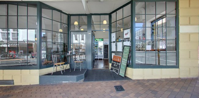 Comentarii opinii despre Excelsior Cafe