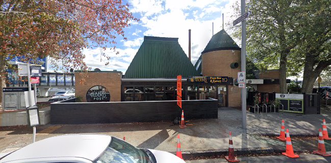 Albert's Post Bar and Eatery