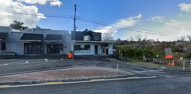 Bubbles and the Coffee Queen - Kaiwaka