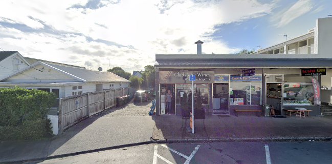 Gladstone Wines (Liquor Store)