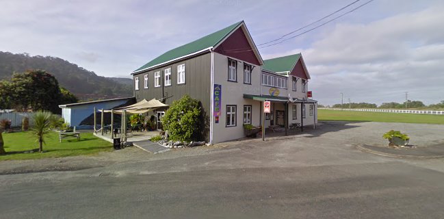 Grumpys Cafe and Takeaways Ngakawau