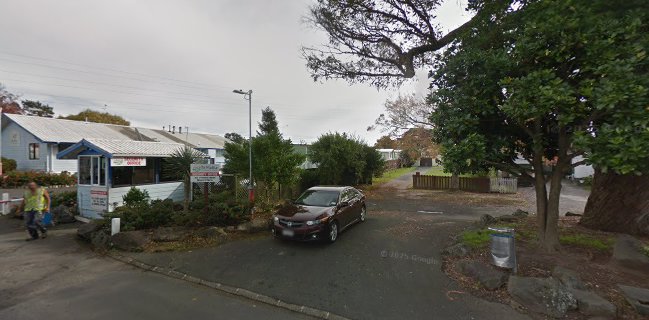 Round tree Dairy and Takeaway