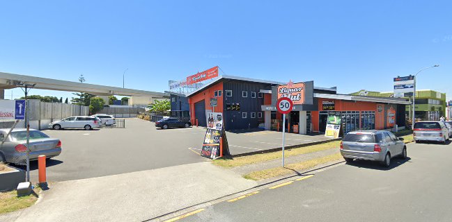 Opinii despre Liquor Hut Mount Maunganui în Mount Maunganui - Hospitality and gastronomy