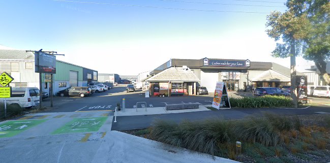 Fancy Tucker Lunch Bar