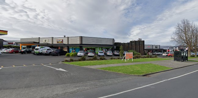 Little Oak Cafe and Bakery