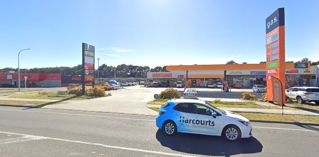 Golden Pie Bakery And Cafe