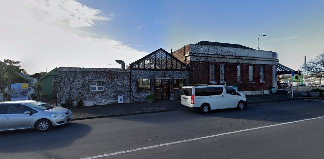 Pocket Bar & Kitchen