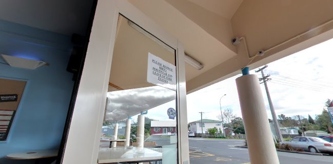 Couttas Bar & Grill - Red Beach